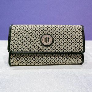 Tommy Hilfiger wallet